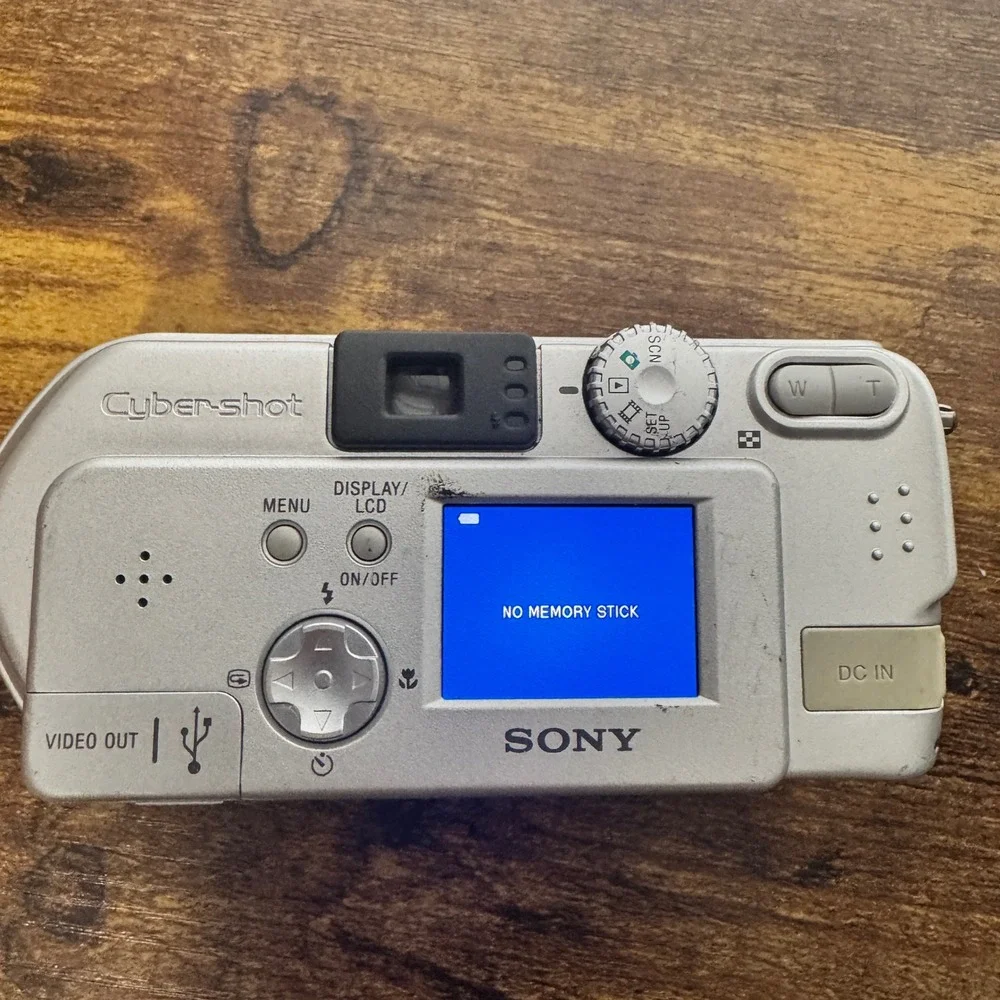 Sony Cyber-shot DSC-P71 Digital Camera - 3MP Retro Y2K Vintage